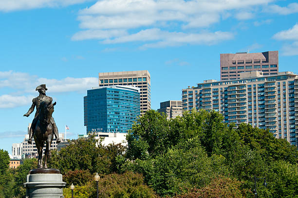 george washington statue dans le jardin public de boston - massachusetts institute of technology photos et images de collection