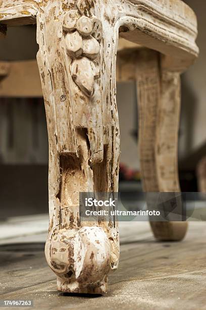 Attaccando Termites Arredi In Legno - Fotografie stock e altre immagini di Antico - Vecchio stile - Antico - Vecchio stile, Arti e mestieri, Artigianato