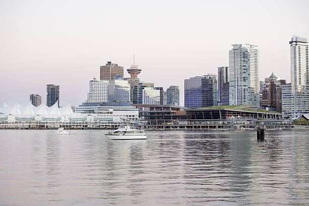 vancouver - scenics skyline panoramic canada place stock-fotos und bilder