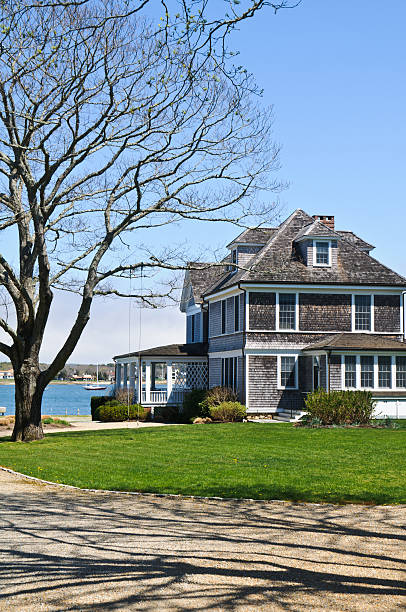 istock Old House on the Bay 174968598