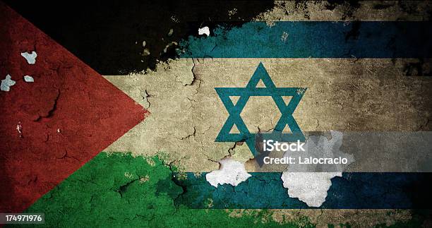 Banderas De Palestina E Israel Foto de stock y más banco de imágenes de Israel - Israel, bandera palestina, Amenaza y acoso