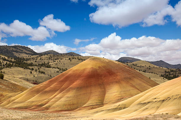 istock Painted Hills at John Day Fossil Beds National Monument 174972836