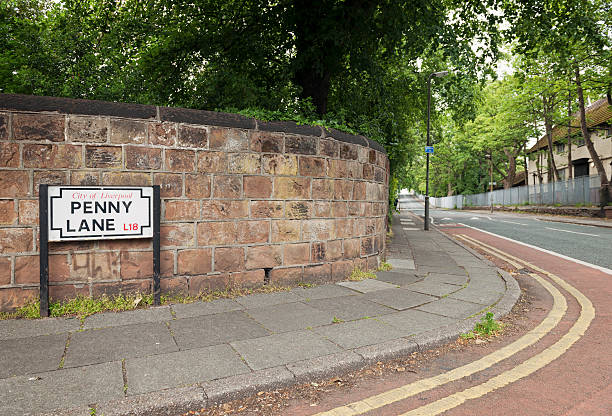 penny lane в ливерпуль, англия - street name sign sign road sign old стоковые фото и изображения