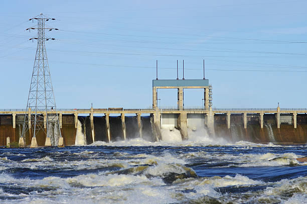 przelew - dam hydroelectric power station manitoba canada zdjęcia i obrazy z banku zdjęć