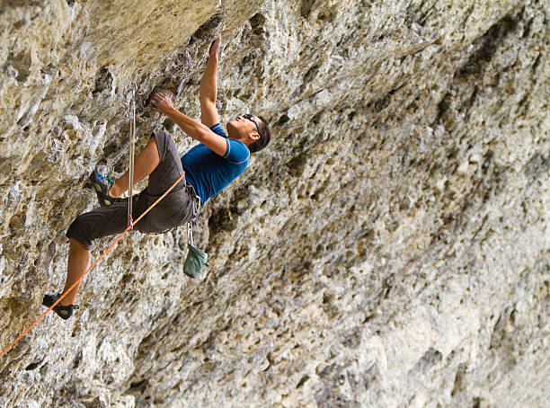 숫나사 rockclimber - canmore extreme sports rock rock climbing 뉴스 사진 이미지