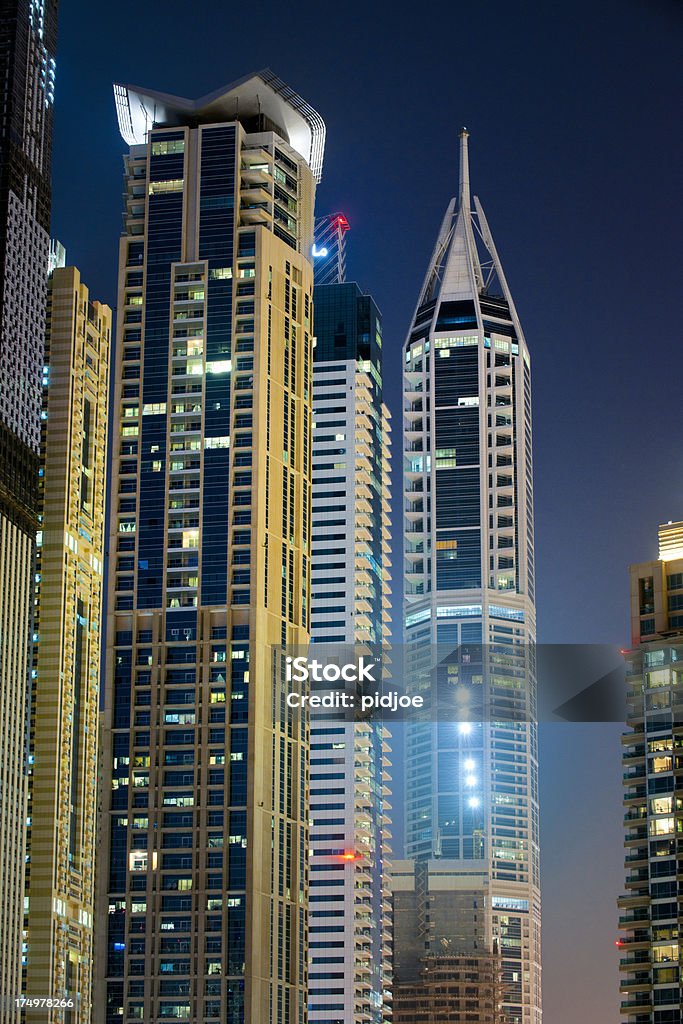 Dubai Marina-Skyline bei Nacht - Lizenzfrei Arabien Stock-Foto