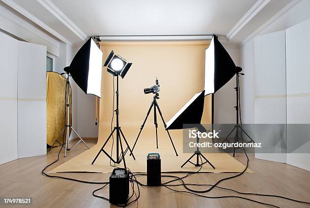 Studio Fotografico - Fotografie stock e altre immagini di Ambientazione interna - Ambientazione interna, Attrezzatura, Attrezzatura per illuminazione