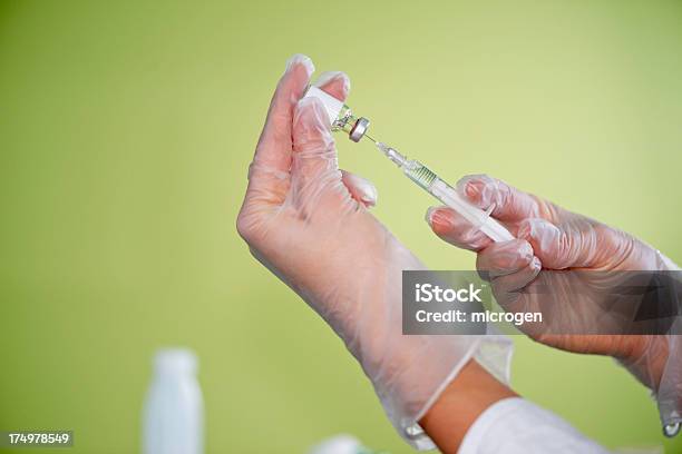 Foto de Vacina De Preparação e mais fotos de stock de Antígeno - Antígeno, Artigos de Vidro de Laboratório, Fotografia - Imagem