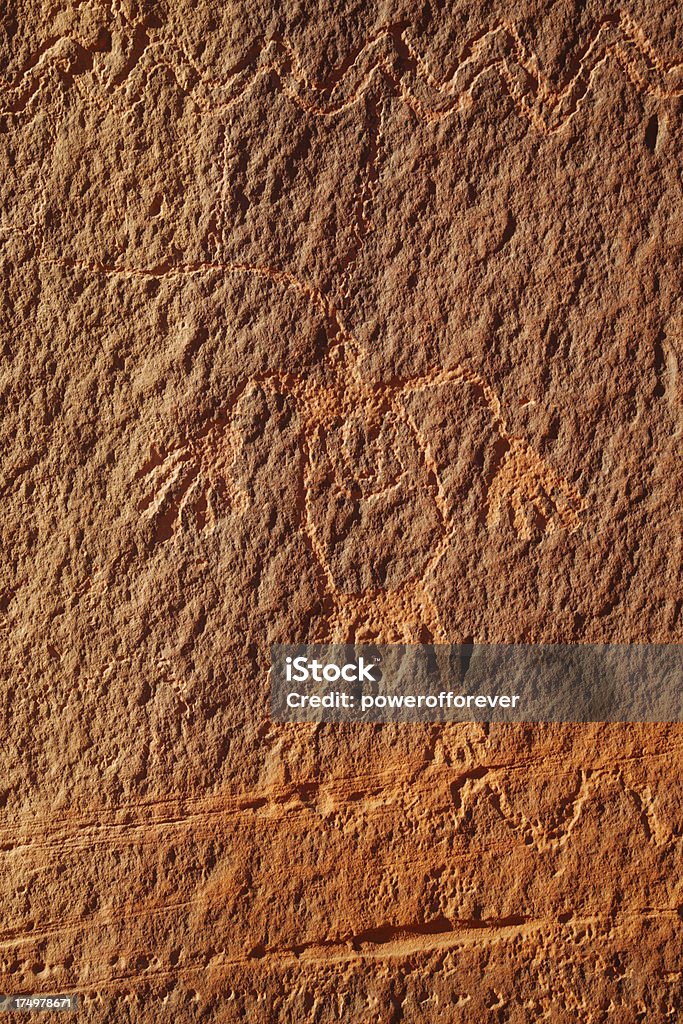 Petroglyphs w Monument Valley - Zbiór zdjęć royalty-free (Badlands)