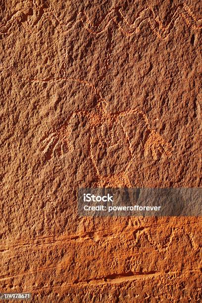 Petroglyphs W Monument Valley - zdjęcia stockowe i więcej obrazów Badlands - Badlands, Bez ludzi, Dolina
