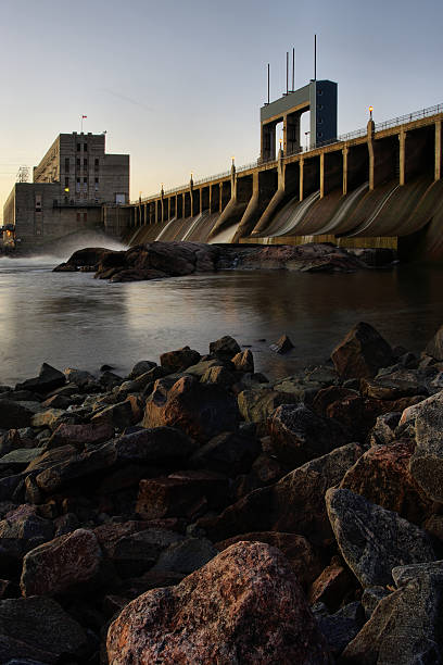 elektrownia wodna - dam hydroelectric power station manitoba canada zdjęcia i obrazy z banku zdjęć