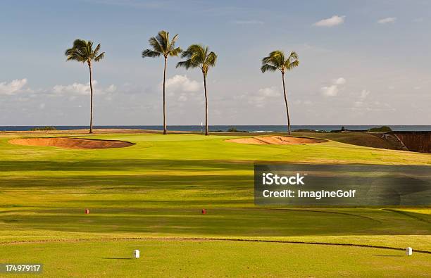 De Golf Junto Al Mar Foto de stock y más banco de imágenes de Agua - Agua, Aire libre, Ancho