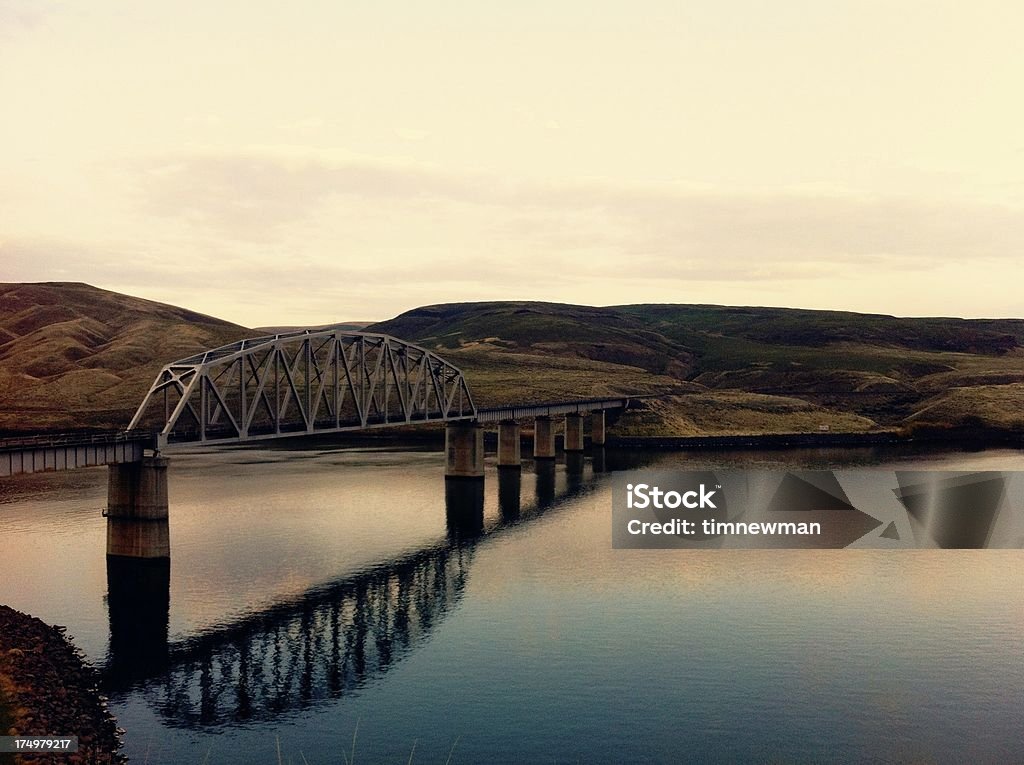 Still River ponte ao pôr-do-sol - Foto de stock de Rio Snake royalty-free