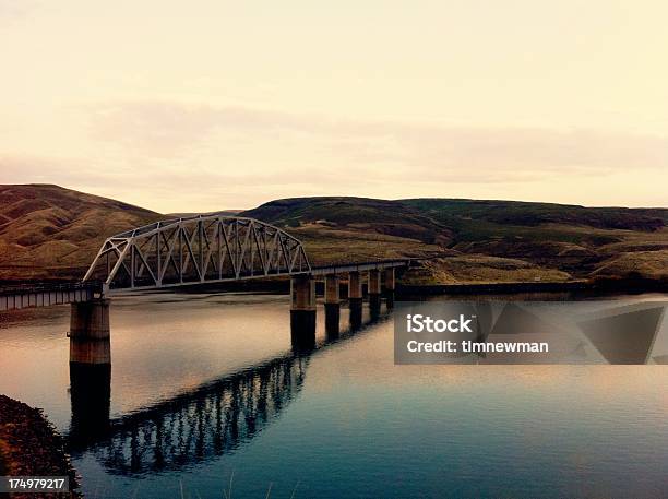 Ao Pôr Do Sol De Ponte Rio Ainda - Fotografias de stock e mais imagens de Rio Snake - Rio Snake, Estado de Washington, Plano de Fundo