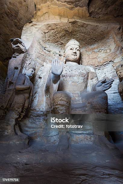 Foto de Buda Esculpida Em Grutas De Yungang Datong China e mais fotos de stock de Grutas de Yungang - Grutas de Yungang, Buda, Budismo