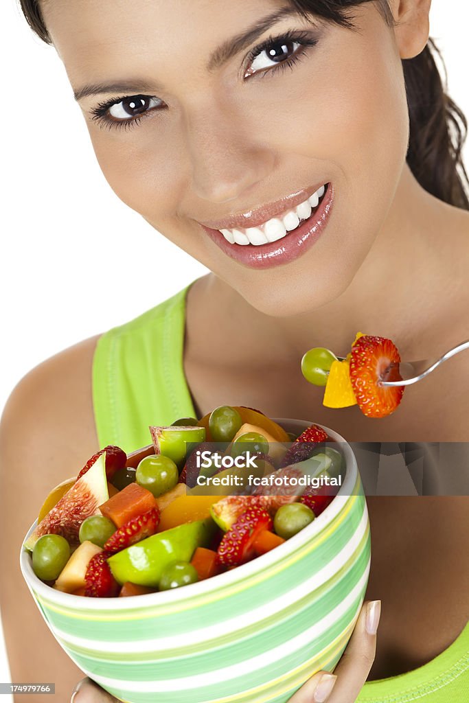 젊은 여자 식사 과일 샐러드 - 로열티 프리 20-29세 스톡 사진