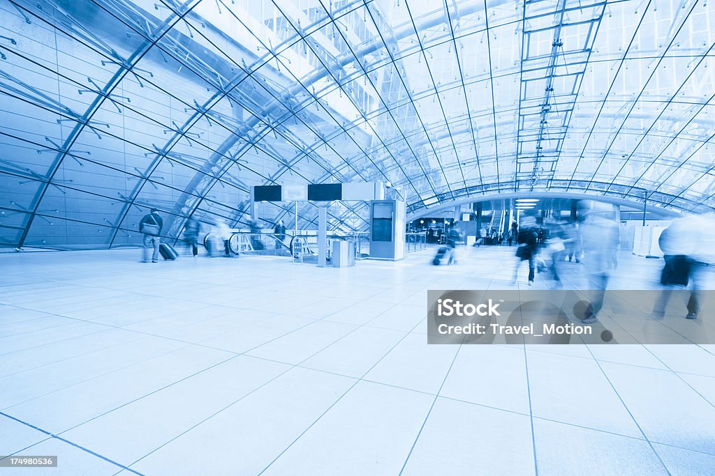 Estação de trem do aeroporto de Frankfurt - Foto de stock de Andar royalty-free