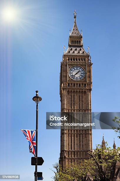 Foto de O Big Ben Londres e mais fotos de stock de Bandeira - Bandeira, Bandeira da Grã-Bretanha, Bandeira nacional