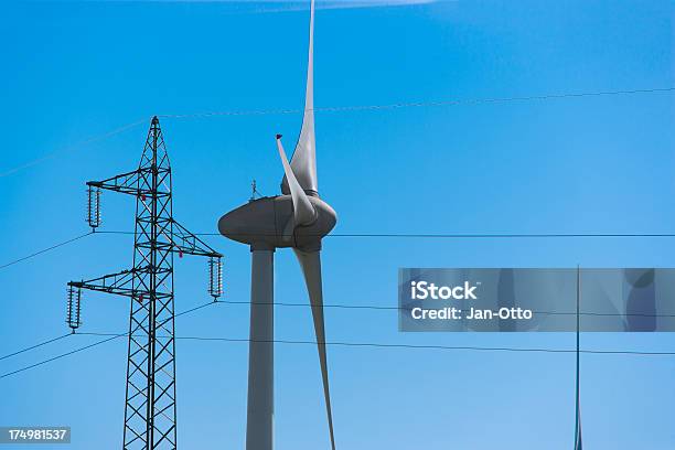 Windenergie Stockfoto und mehr Bilder von Elektrizität - Elektrizität, Energieindustrie, Farbbild