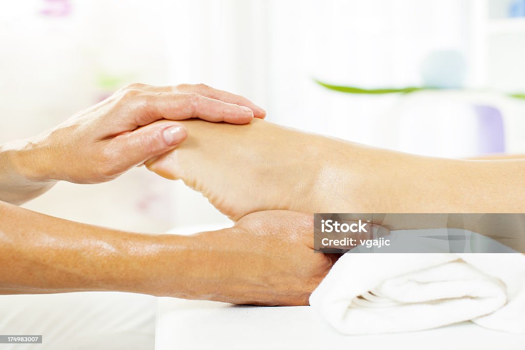 Profissional Massagem nos pés. - Royalty-free Cor verde Foto de stock