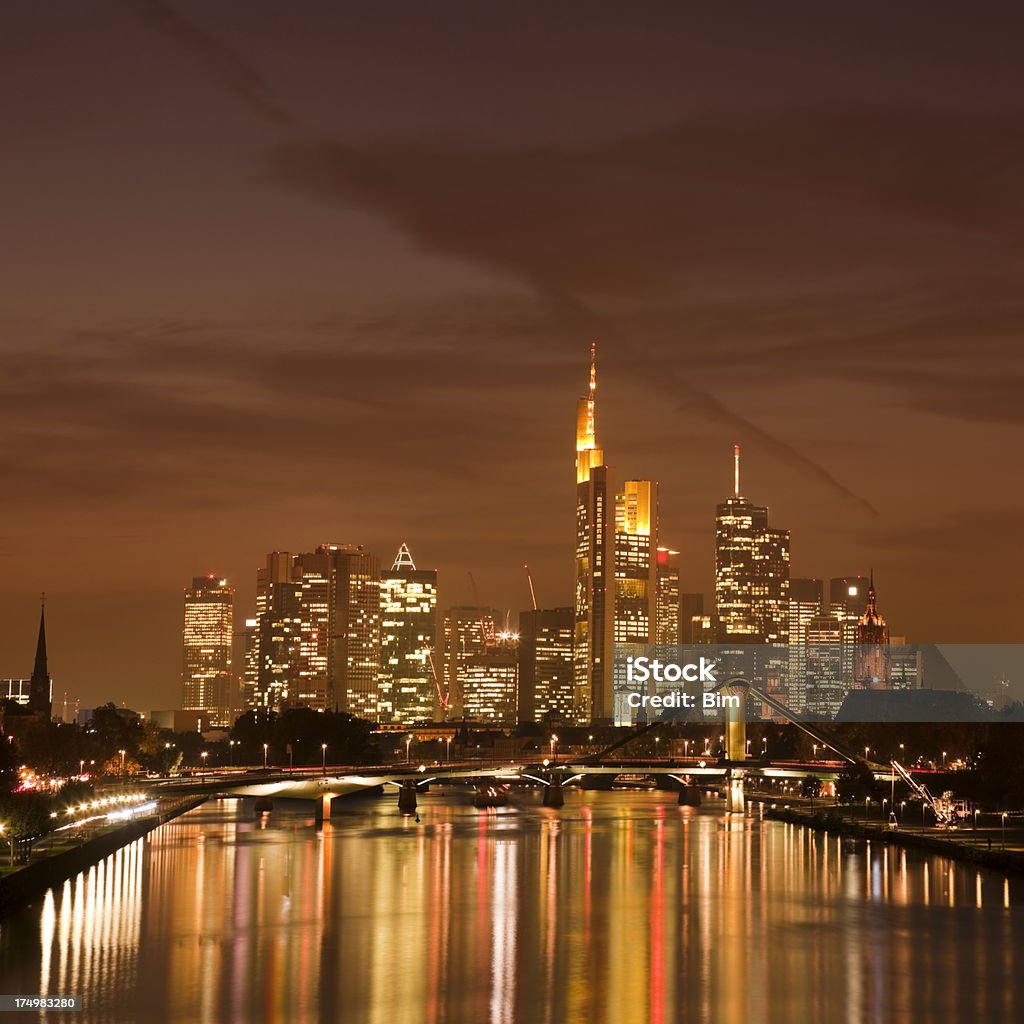 Panoramablick auf Frankfurt Financial District bei Nacht, Deutschland - Lizenzfrei Abenddämmerung Stock-Foto