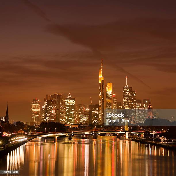 Panoramablick Auf Frankfurt Financial District Bei Nacht Deutschland Stockfoto und mehr Bilder von Abenddämmerung