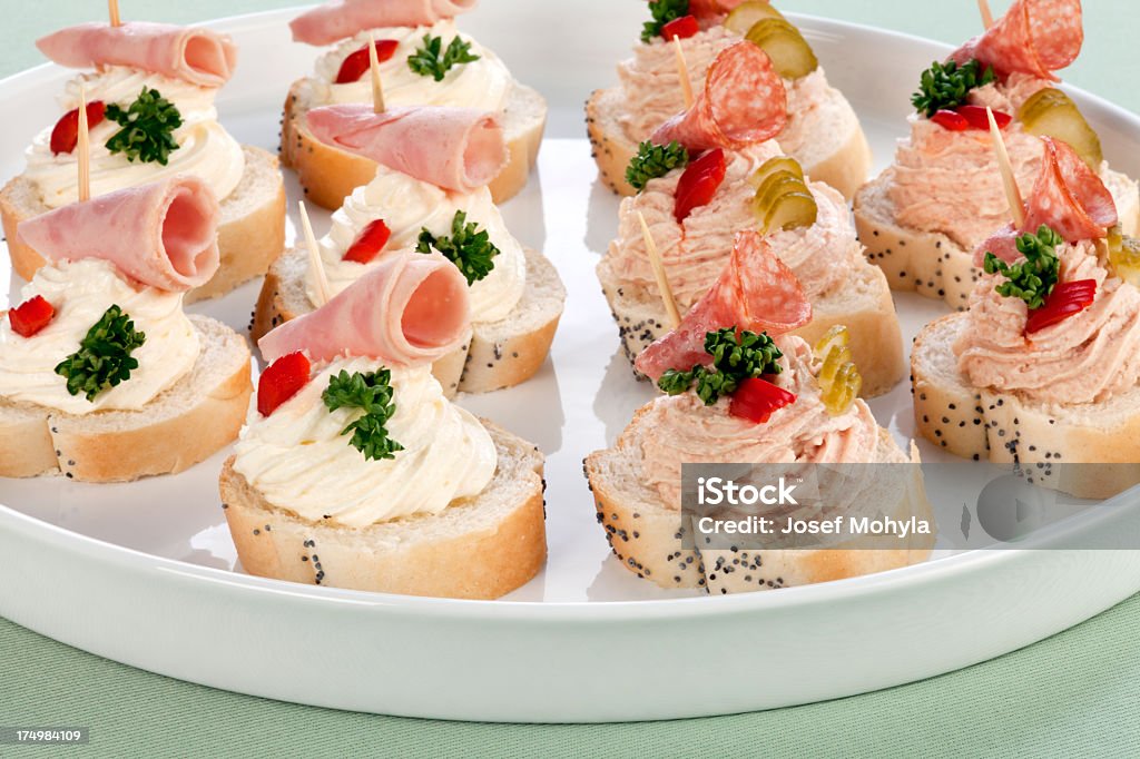 Canapes - Foto stock royalty-free di Aglio - Alliacee