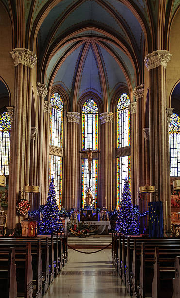 istock Church at Christmas 174984422