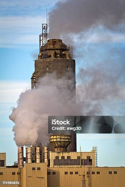 Geräucherter Factory Stockfoto und mehr Bilder von Abgas - Abgas, Arbeitsstätten, Bauwerk