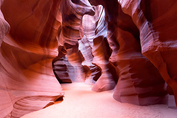 upper antelope canyon - upper antelope canyon imagens e fotografias de stock