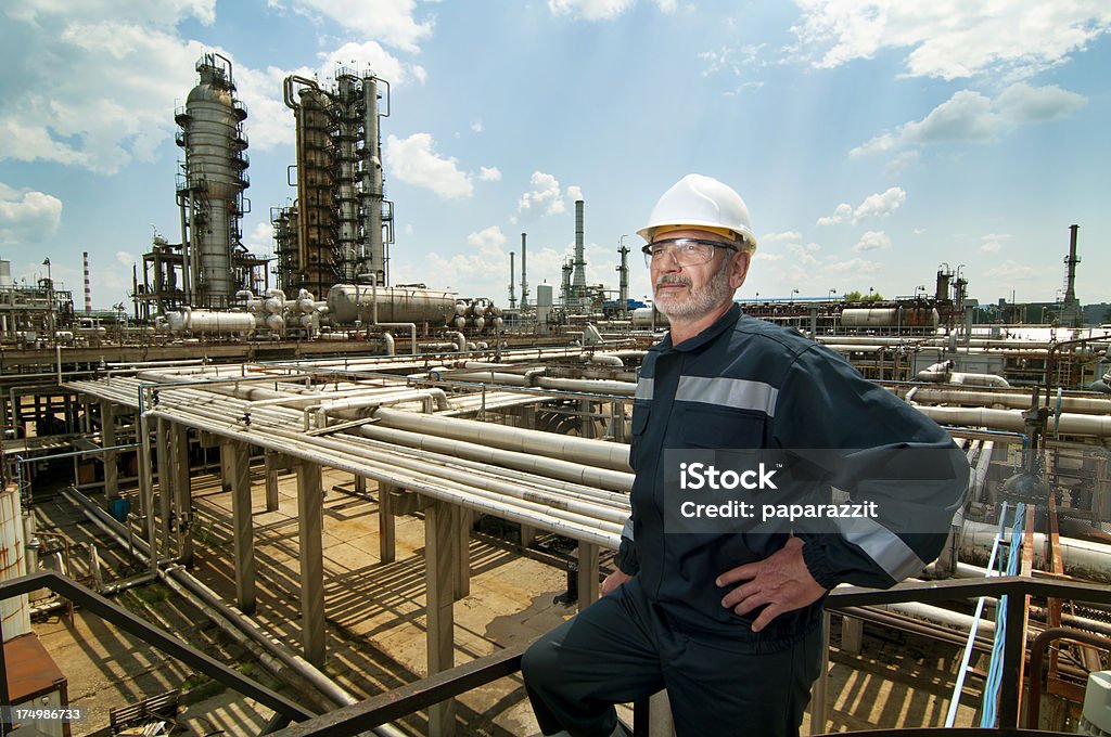 Ingénieur superviser Raffinerie de pétrole - Photo de Pétrochimiste libre de droits