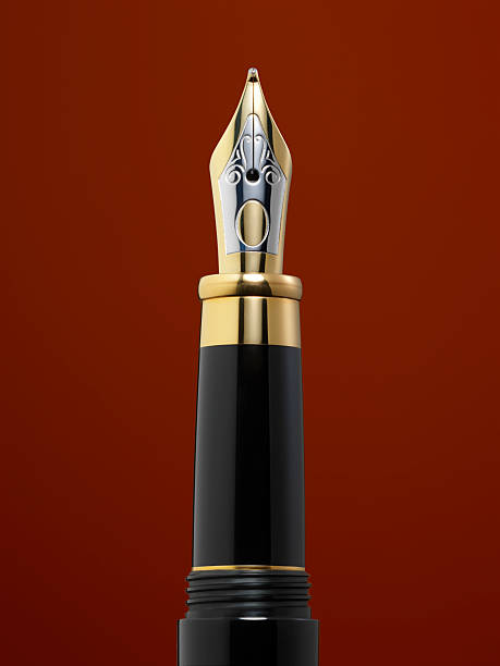 penna stilografica close-up - luxury pen office supply fountain pen foto e immagini stock