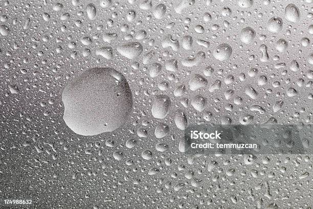 Gotas - Fotografias de stock e mais imagens de Aço - Aço, Aço Inoxidável, Chuva