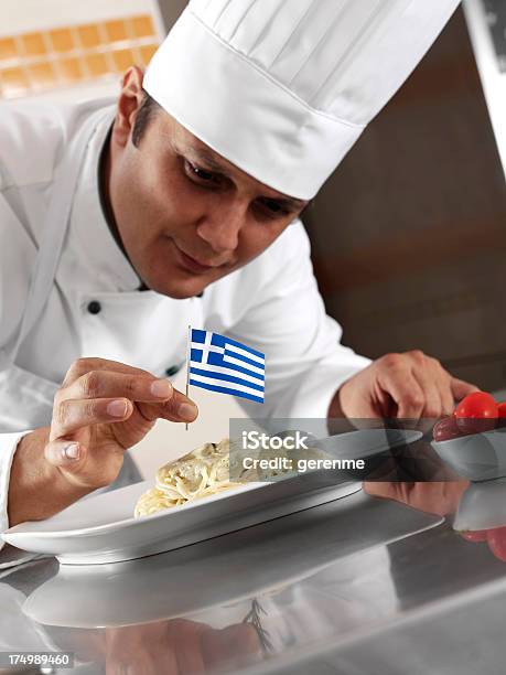 Foto de Chef Grego Concluir Massa e mais fotos de stock de Chef de cozinha - Chef de cozinha, Comida, 30 Anos