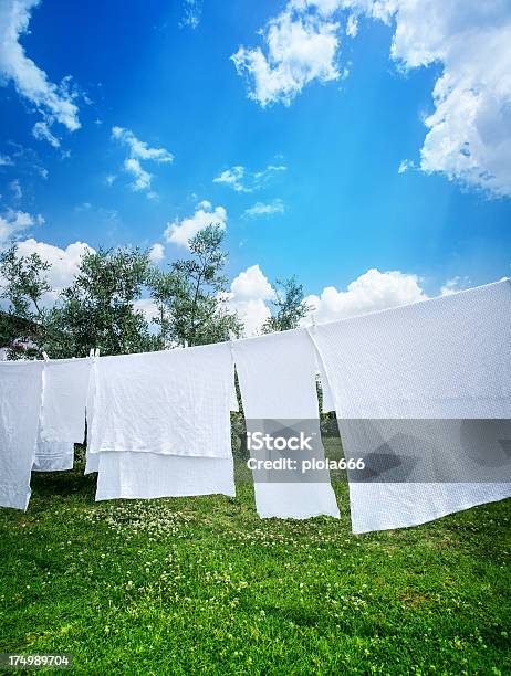 So Im Trocken Stockfoto und mehr Bilder von Bettbezug - Bettbezug, Wäsche, Wäscheleine