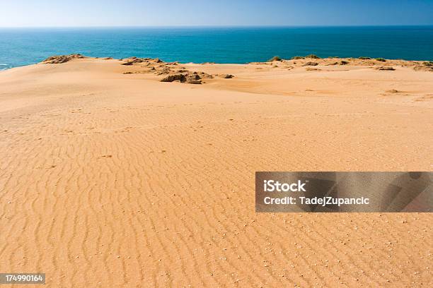 Desert Stockfoto und mehr Bilder von Ausgedörrt - Ausgedörrt, Fels, Fotografie