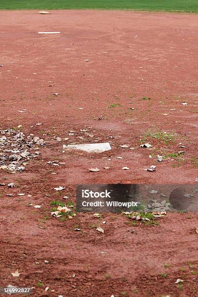 Autunno Softball Campo Sporco - Fotografie stock e altre immagini di Ambientazione esterna - Ambientazione esterna, Autunno, Base