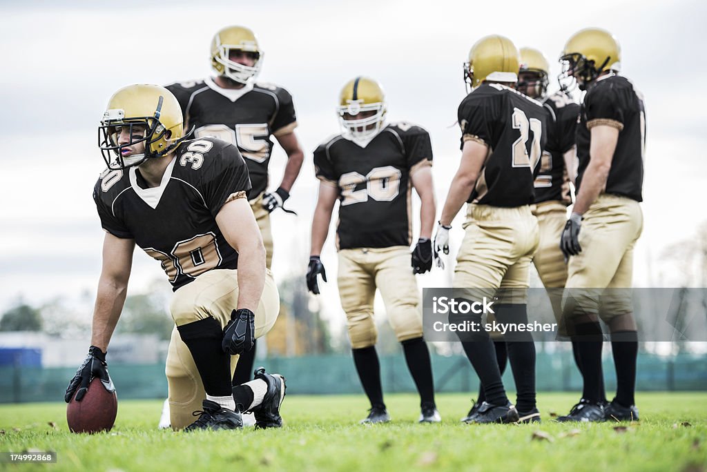 American-football-Spieler platzieren. - Lizenzfrei Football-Mannschaft Stock-Foto