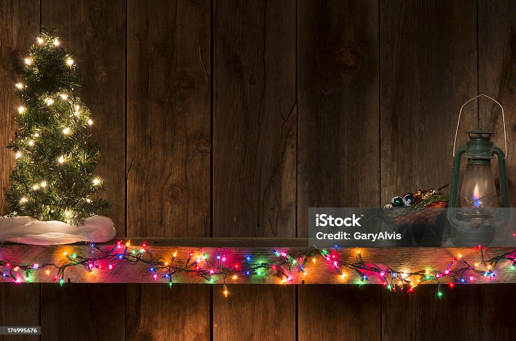 西洋のクリスマスツリーの炉棚付き - ウェスタンのロイヤリティフリーストックフォト