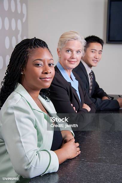 Orgulhoso Negócios Equipe Diversificada - Fotografias de stock e mais imagens de Homens - Homens, Perspetiva Diminutiva, Três Pessoas