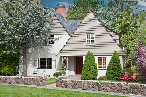 istock Exterior of home during the day 174997738
