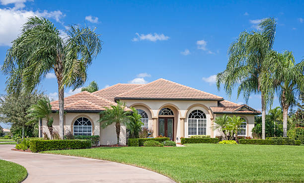 istock New Luxury Home in the Tropics 174998665