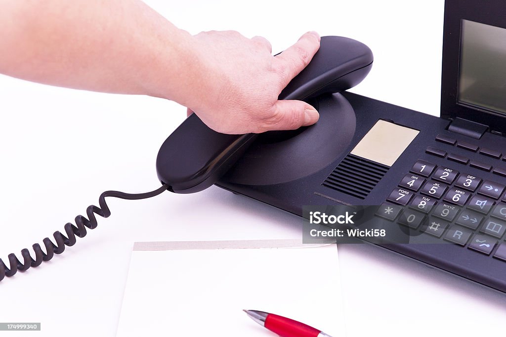 Fazer chamadas telefônicas todos os dias - Foto de stock de Adulto royalty-free