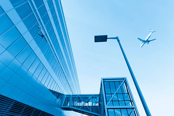 비행기, 프랑크푸르트 공항 건물 외관 - frankfurt international airport 뉴스 사진 이미지