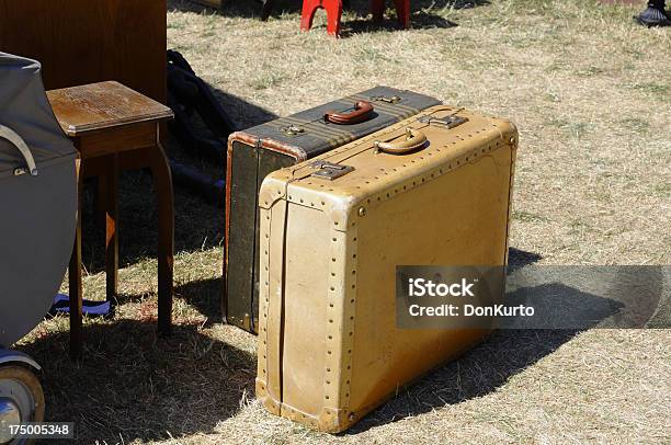 Foto de Bolsa De Viagem e mais fotos de stock de Amarelo - Amarelo, Antigo, Antiguidade