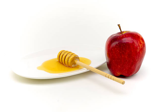 istock honey and appple for yom kippur 175012039
