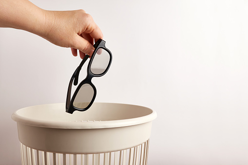 3D glasses are discarded for disposal and recycling