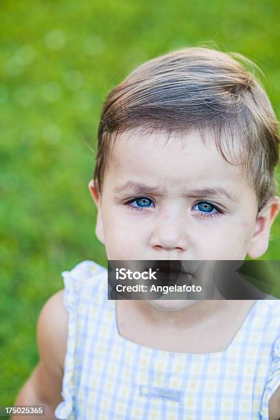 Retrato De Um Lindo Bebê Menina - Fotografias de stock e mais imagens de 12-15 Meses - 12-15 Meses, Ao Ar Livre, Atividade Recreativa