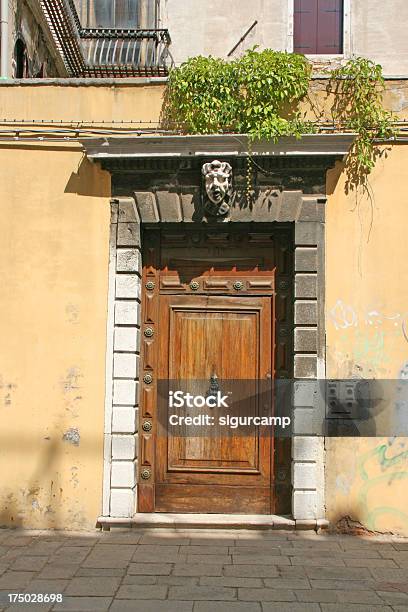 Foto de Venetian Hotel Veneza Itália e mais fotos de stock de Arco - Característica arquitetônica - Arco - Característica arquitetônica, Armação de Janela, Arquitetura