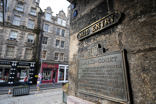 plaque commemorating James Court on the Royal Mile, Edinburgh, Scotland